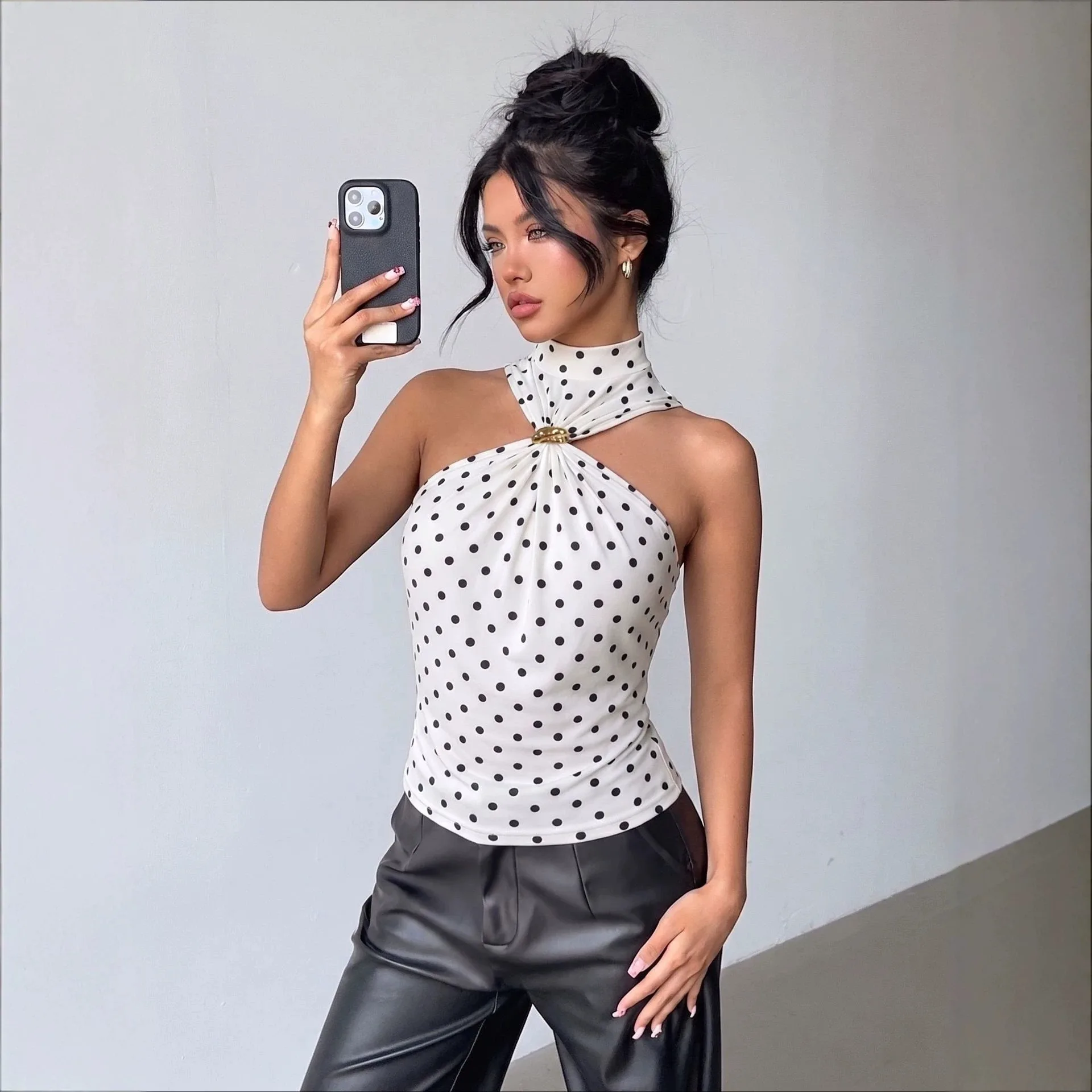 Women's Halter Neck Polka Dot Metal Buckle Decor Sleeveless Slim Fit Cami Slimming Commuter Versatile Club Daily Fashion Blouse