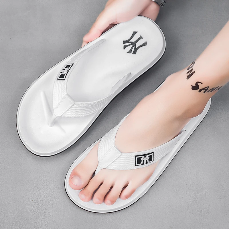 

2025New Comfortable Casual Shoes Trendy Durable Non-Slip Beach Summer New Flip-Flops High-Quality Men's Slippers