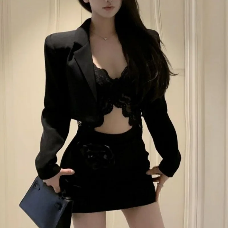ブラックスプリングブレザーレースブラレットとミニスカートセット女性のセクシーシックなファッションセットローズディテール付きカジュアルやパーティースタイル2025