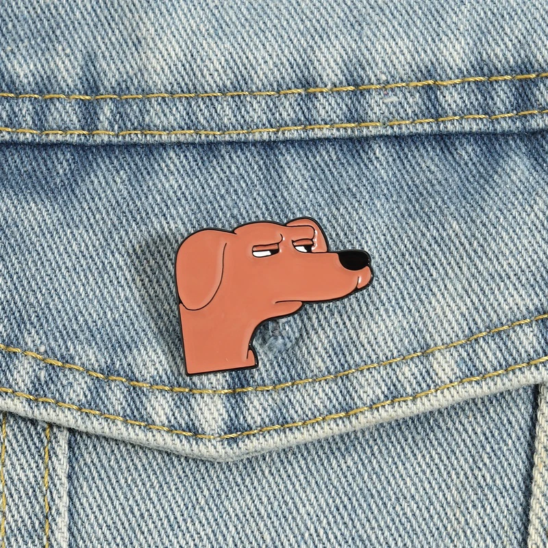 Emaille-Anstecknadeln mit verdächtig blickenden Hundememes, Cartoon-Welpen-Brosche mit seitlichem Blick, Reversnadeln, lustiger, niedlicher Tierschmuck, Geschenk für Freunde