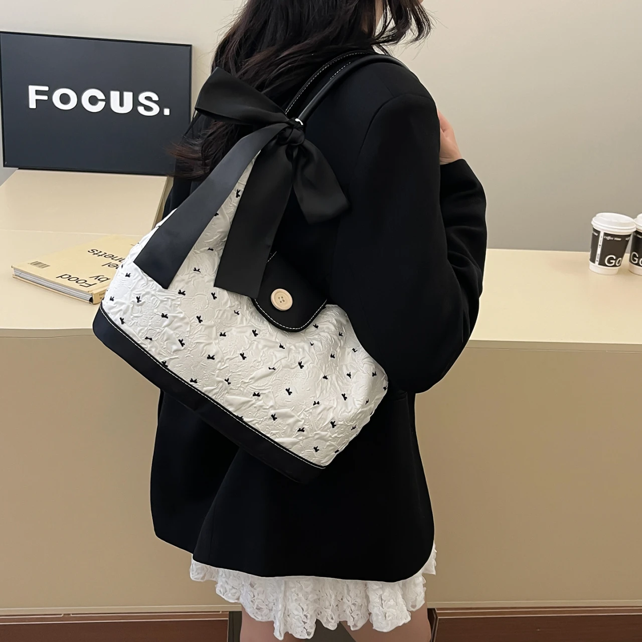 

Women Luxury Leather Fashion Classic Shoulder Designer Tote Bag Crossbody Handbag For Everyday Trendy City Outfits