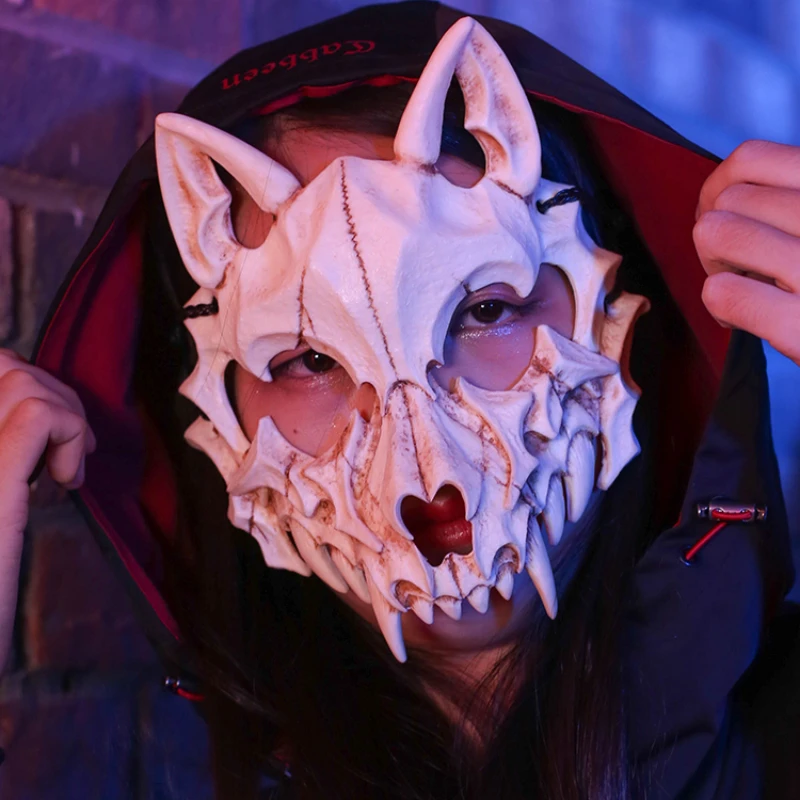 2024 Nieuwe Halloween Masker Half-Gezicht Masker Cos Dragon God Felle Tijger Nachtvork Tengu Man Wolf Masker Prestatie Schedel Maskers