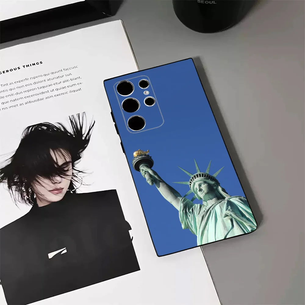 Statue of Liberty New York Phone Case For Samsung S24,23,22,30,21,10,9,Ultra,Plus,Lite,FE,5G Black Soft Case