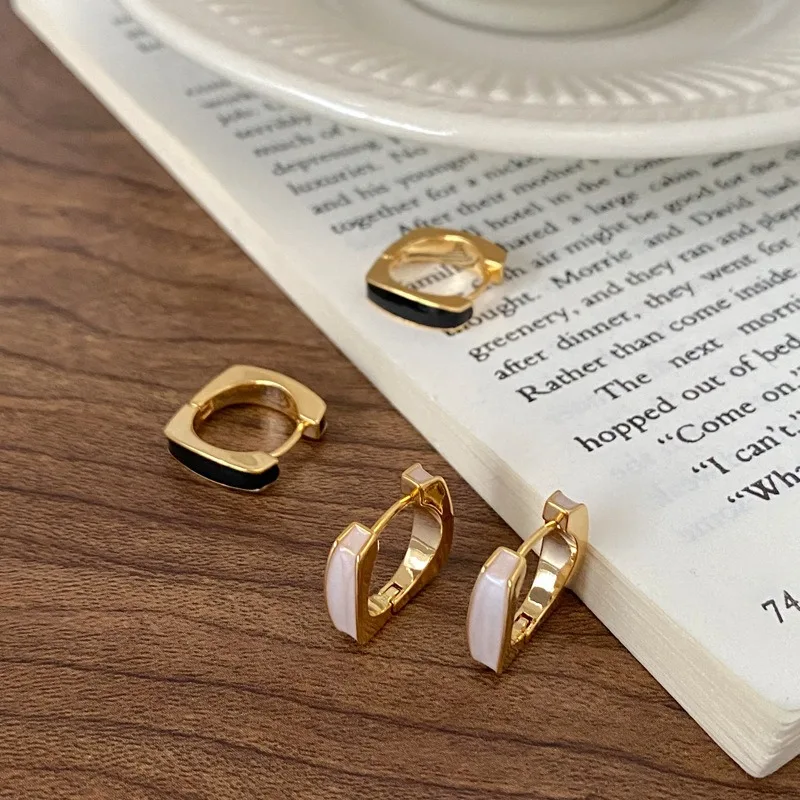 The Oil-dripping Square Niche Geometric Style Versatile and High-end Design Ear Buckle