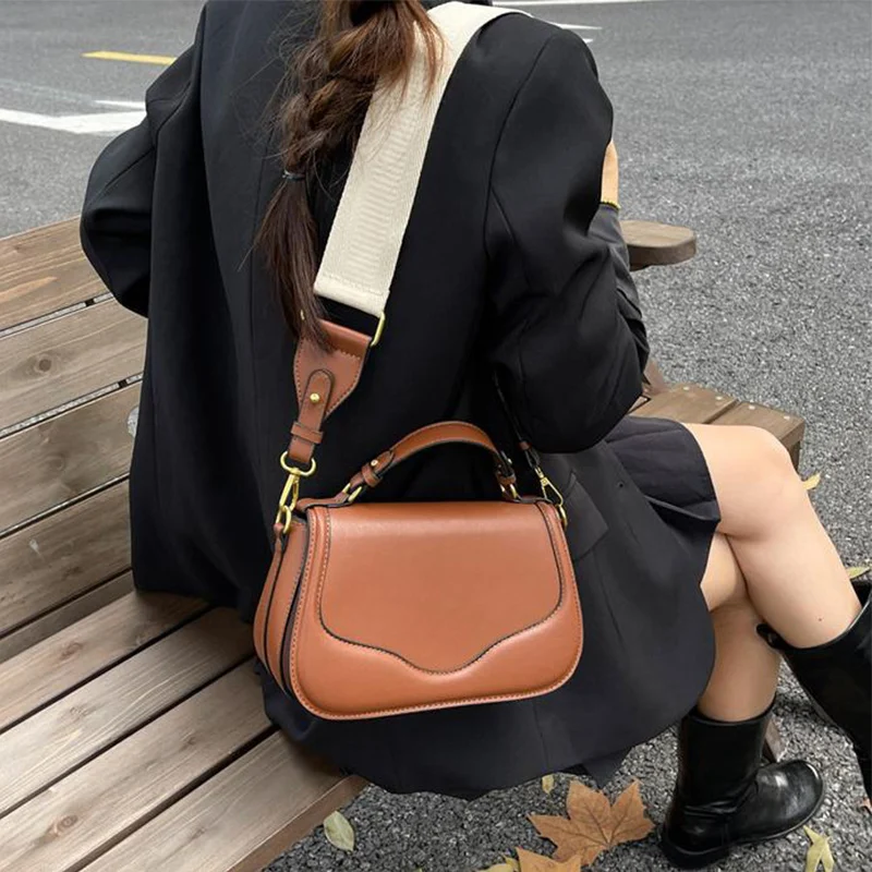 

Brand Fashion Women's Bags Retro Wide Shoulder Strap Flip Handbag Casual Elegant Messenger Bag High-end Pu Shoulder Saddle Bag
