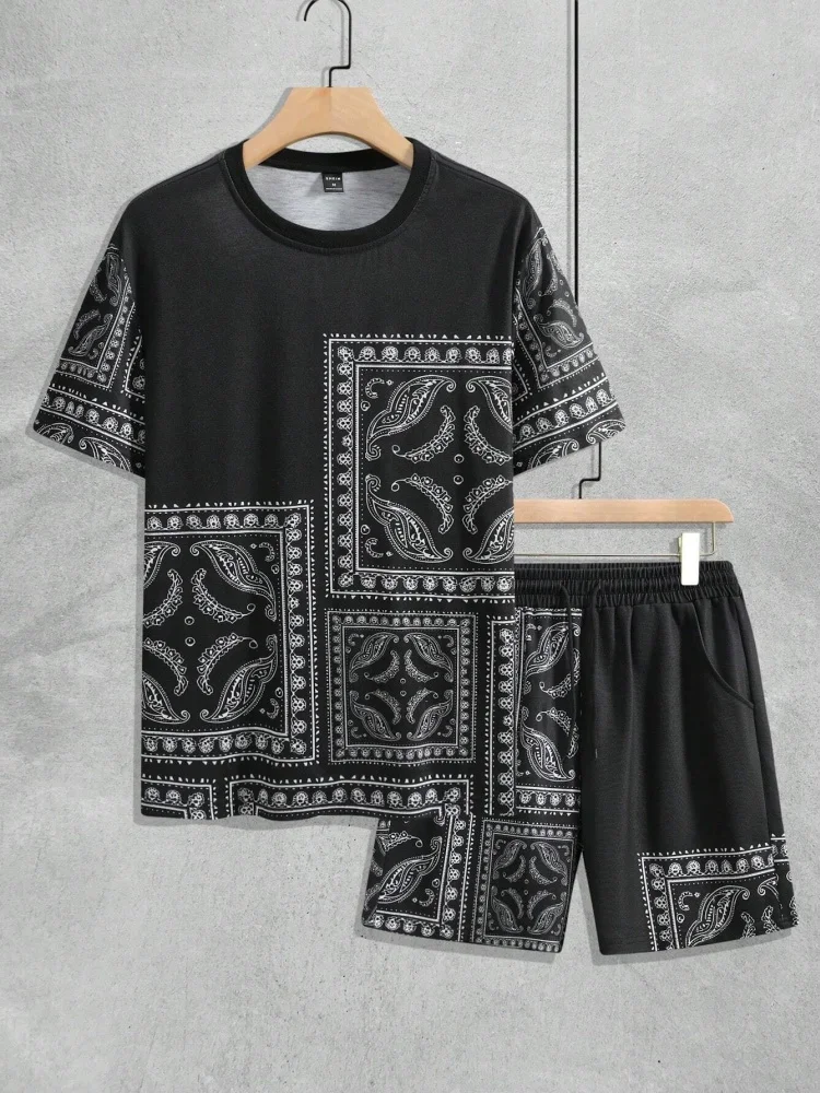 

Men's Street Casual Set Paisley Printed Men's Short Sleeve T-Shirt and Shorts Set Comfortable and Breathable Two Piece Set