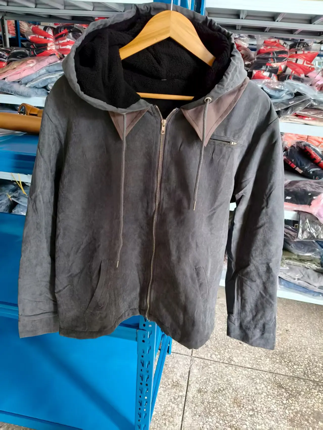 Men's Solid-Color Hooded Cotton Jacket Casual Trendy Fleece Zipper Pocket Winter Coat for Outdoor Wear
