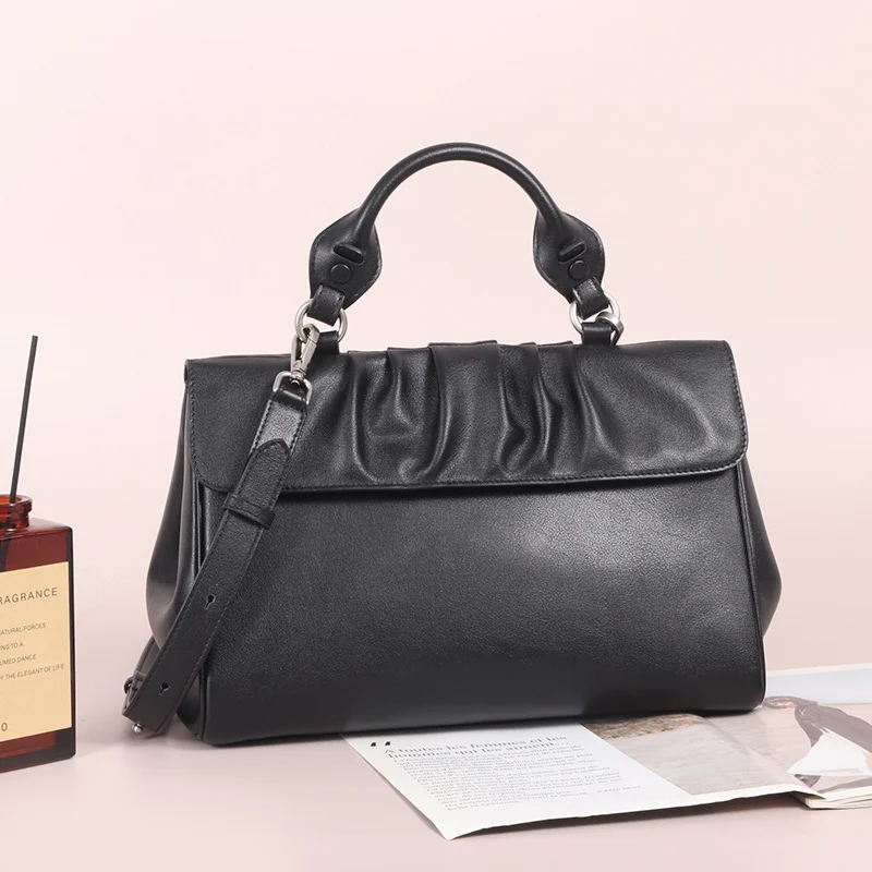 2026年新作 高級韓国デザイン ハンドバッグ プリーツスクエアバッグ 多機能ショルダーバッグ 高級ベジタブルタンニンなめし革 クロスボディバッグ