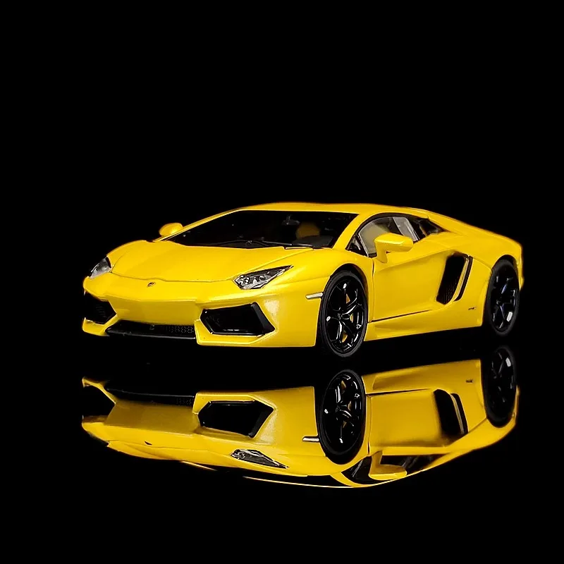 AUTOart Diecast 1/43 Scale Lamborghini Alloy Model Cars Lamborghini LP700-4 Play with The Gift Original Box of Toy Cars