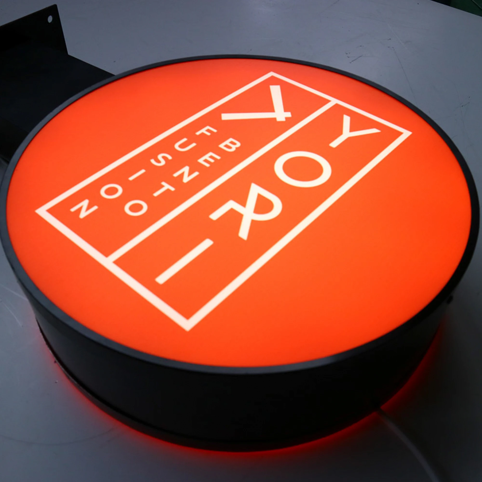 LED Projector Circular Light Box Sign, Gráficos impressos de dupla face, Wall Logo Signage para loja, Custom