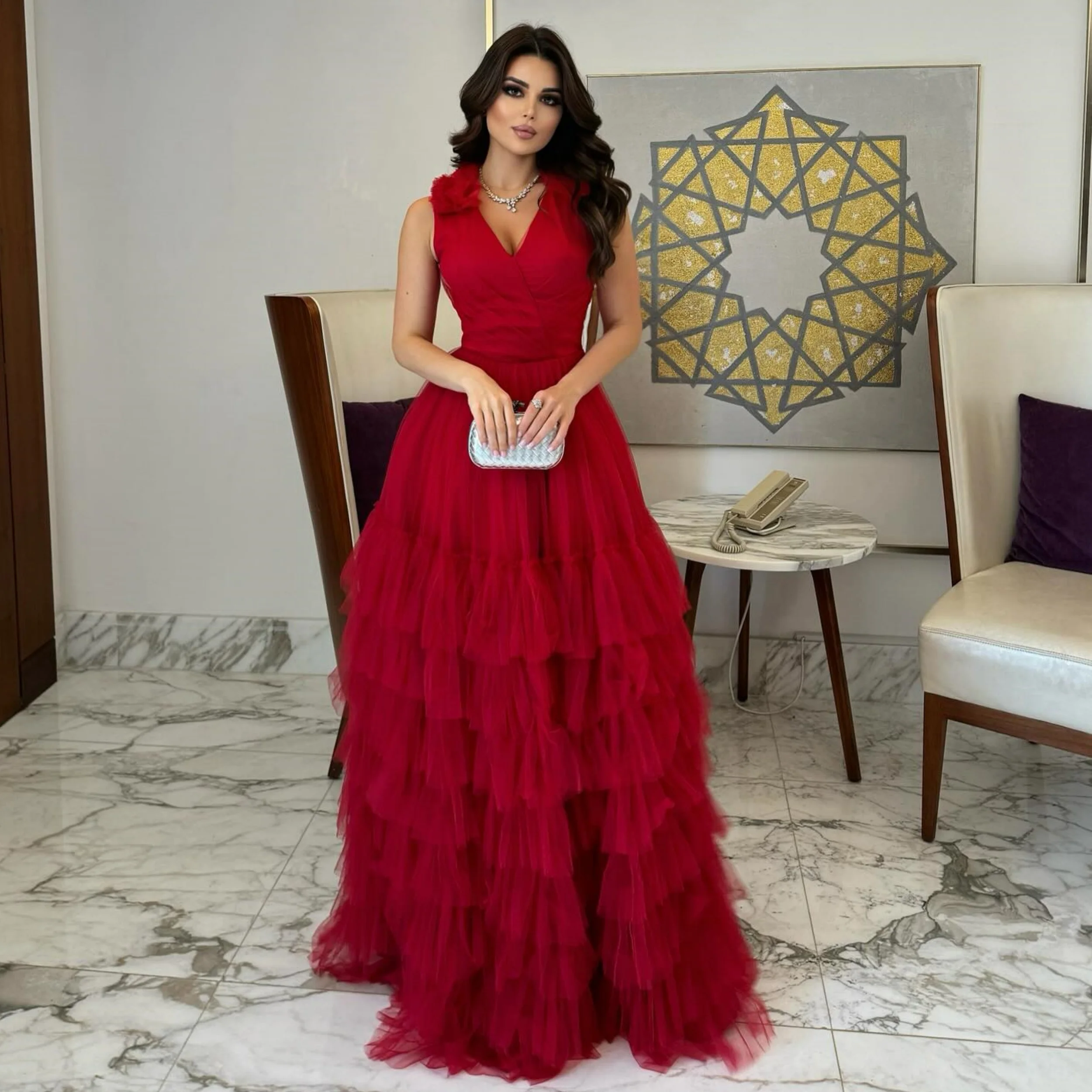 Uma linha vestido de noite vermelho com decote em v sem mangas vestidos de gala para mulheres elegantes longos em camadas até o chão vestidos de baile personalizados