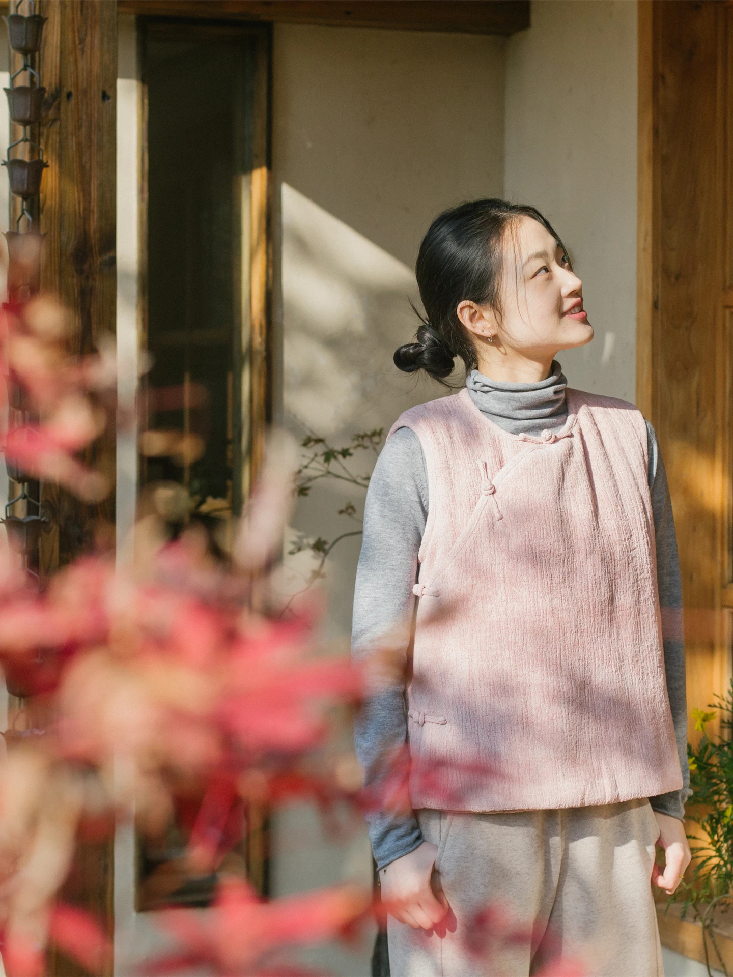 

Soft Texture Embroidered Cotton Vest Traditional Chinese Handmade Button Design Yu Mountain Red Purple Asymmetrical Original ...