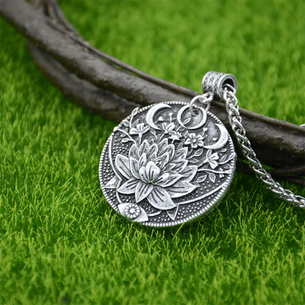 Nostalgia Lotus Flower Moon Necklace Women Accessories Mandala Pendant Meditation Spiritual Yoga Indian Jewelry Dropshipping