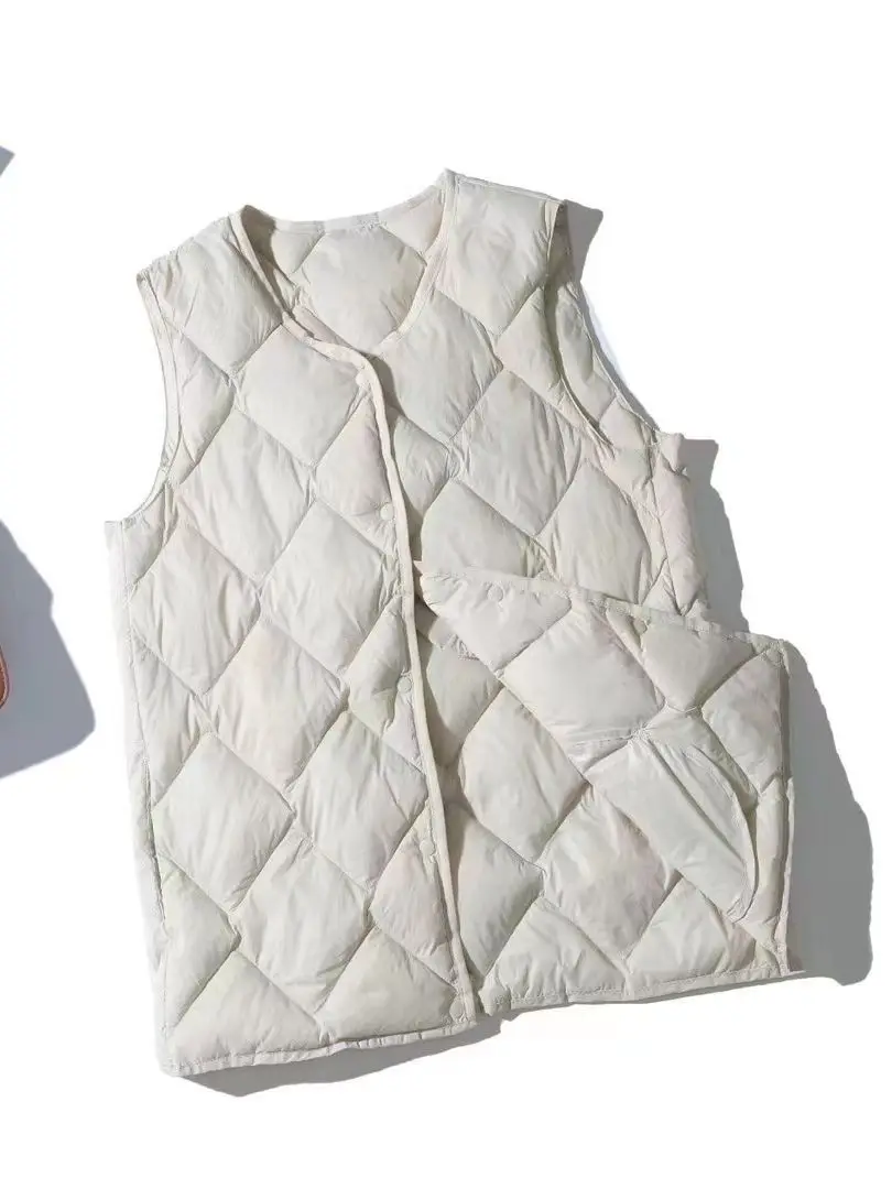 2023 New Women Ultralight 90% White Duck Down Vest Sleeveless Jacket V-Neck Collar Argyle Autumn Winter Fashionable Top Jackets