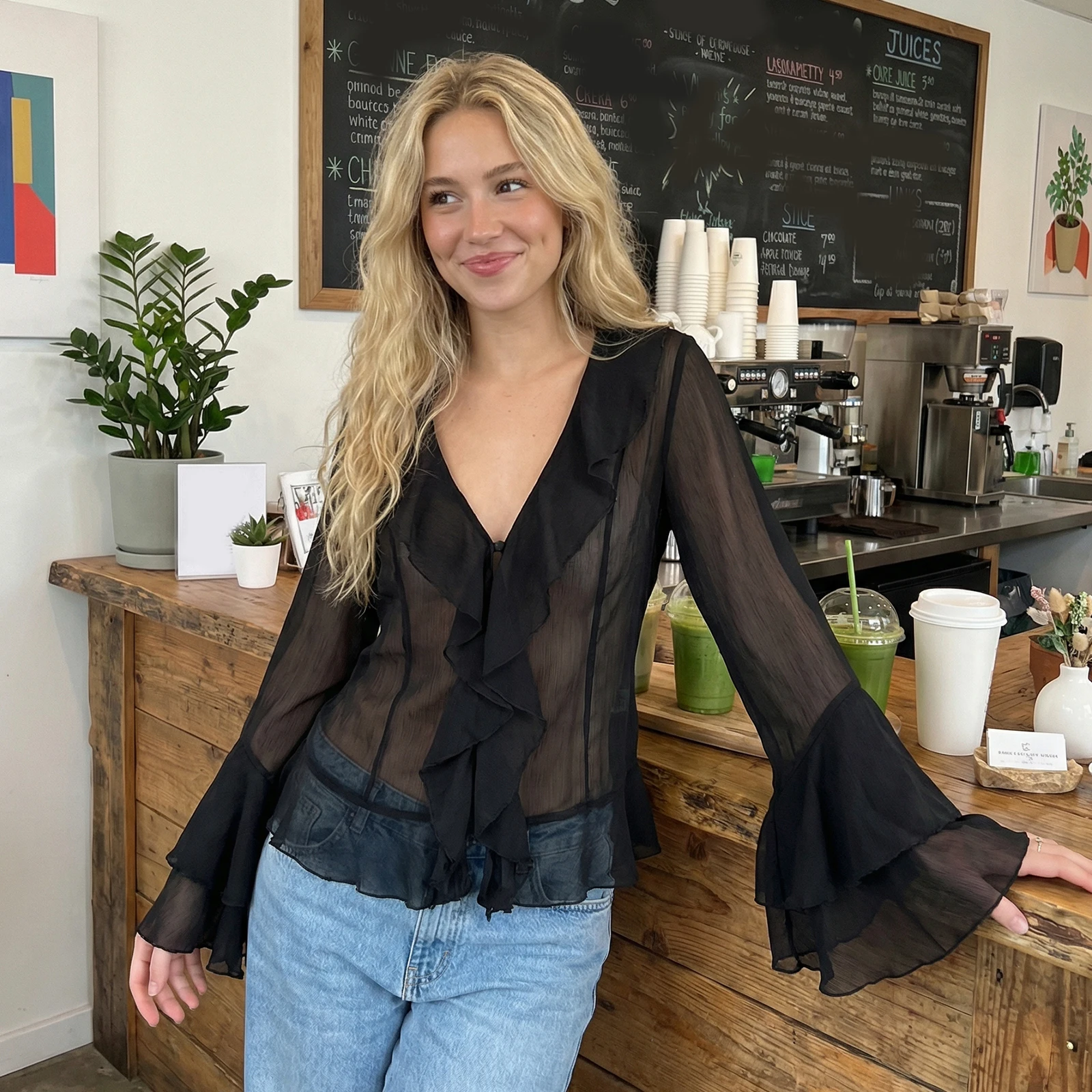 

Женские блузки с длинным рукавом, однотонные, с рюшами, V-образным вырезом, свободного кроя, весенние, повседневные, из прозрачного шифона, уличный стиль