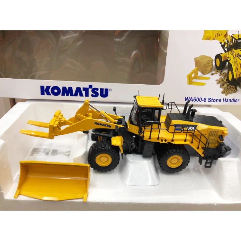 UH 8153 Diecast 1:50 Scale Alloy WA600-8 Wheeled Loader Forklift Model Simulation Toy Collection Gift Static Ornament