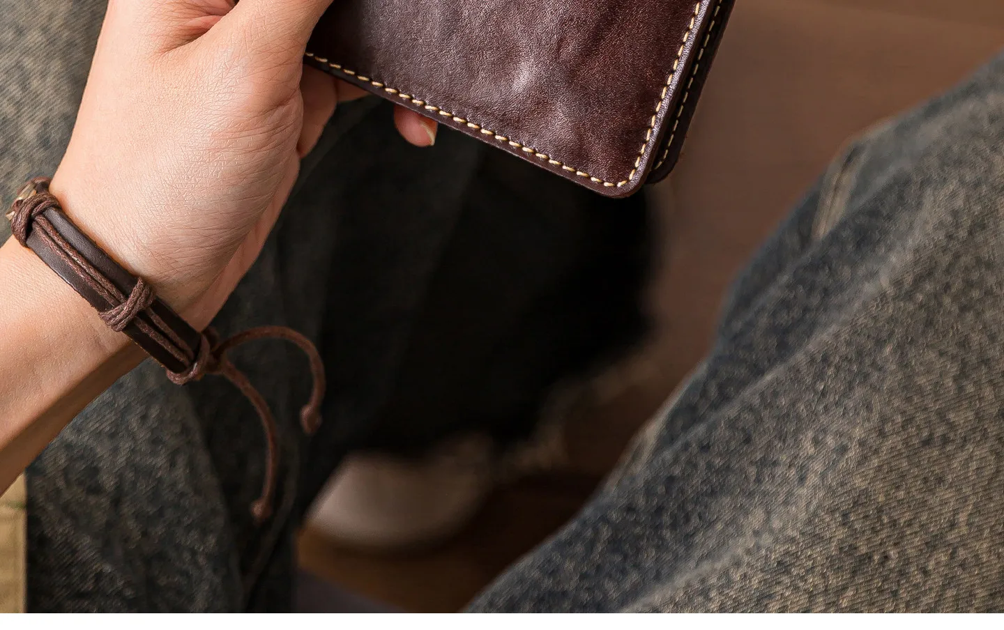 PNDME einfache Vintage-Geldbörse aus hochwertigem Rindsleder der ersten Schicht für Herren, luxuriöse, handgefertigte Geldbörse aus echtem Leder mit Ausweishalter – Detail 12