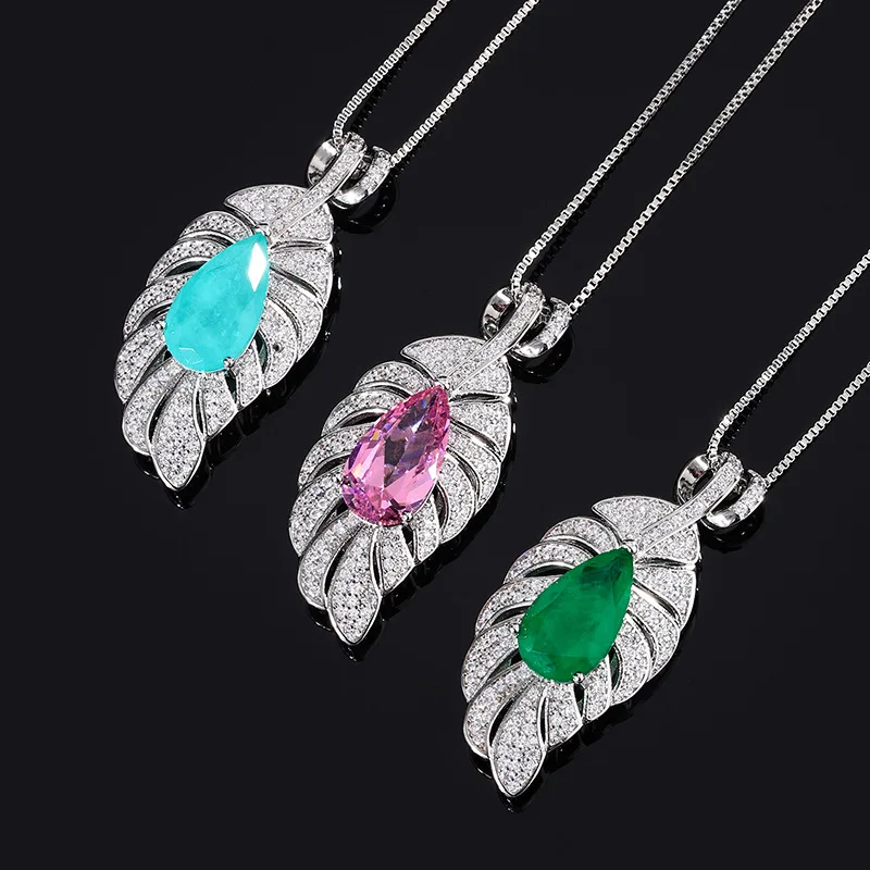 

2023 European and American Fashion Leaves Clavicle Chain Emerald Pendant Necklace Retro Women's Accessories Gifts for Valentines