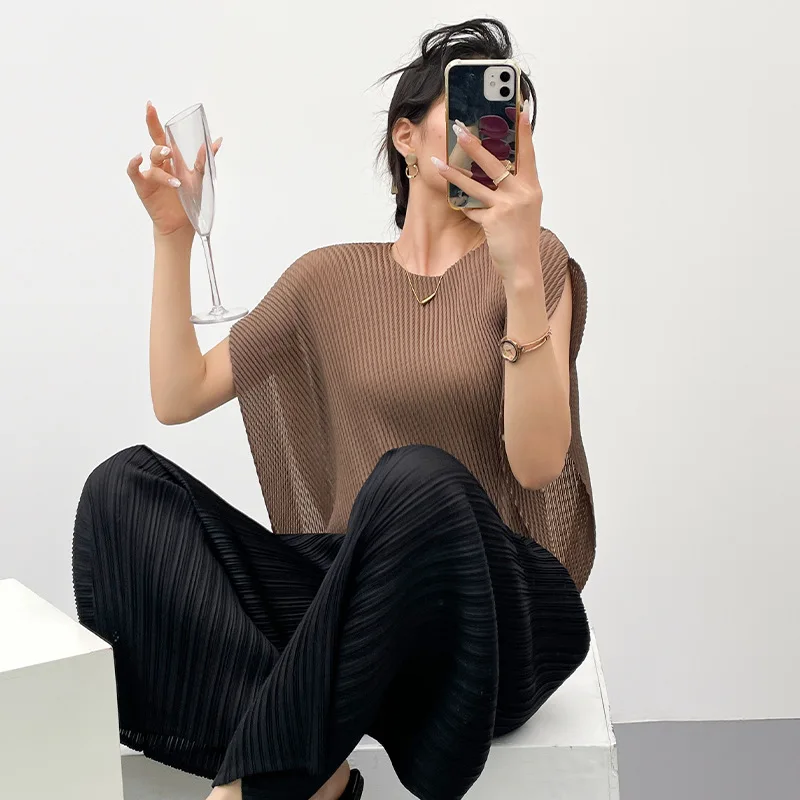 Miyake Irregular Top 2025 Summer New Fish Scale Pleated T-shirt Slimming Base Women's Short Sleeved Vent Loose Tee