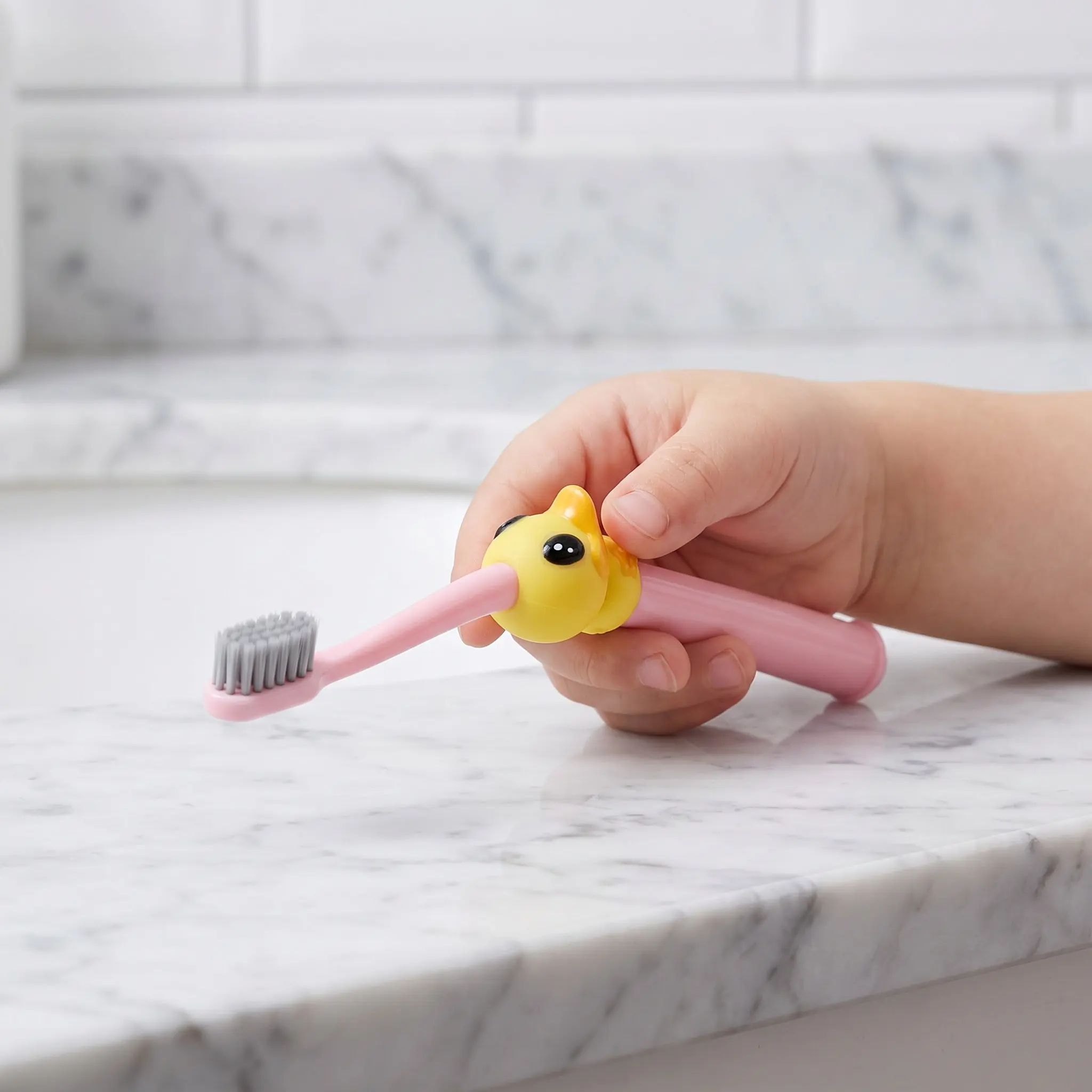 4-unidades-de-escovas-de-dentes-infantis-com-design-de-desenhos-animados-cerdas-macias-para-higiene-oral-e-limpeza-dos-dentes-um-brinquedo-divertido-para-a-limpeza-dos-dentes-das-criancas