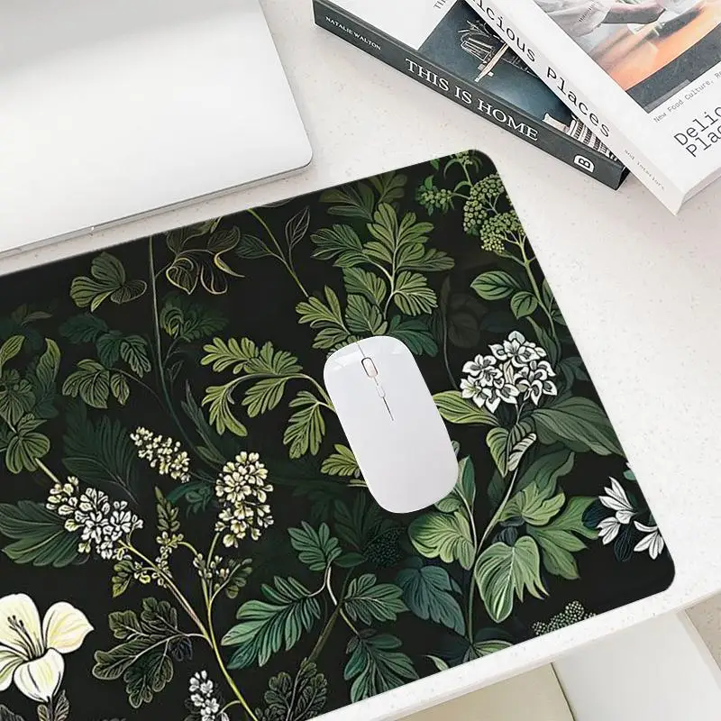 

Creative Flower Mouse Pad, Gaming Mouse Pad Non-Slip, Large Desk Pad for PC Computer Office and Home with Floral Pattern