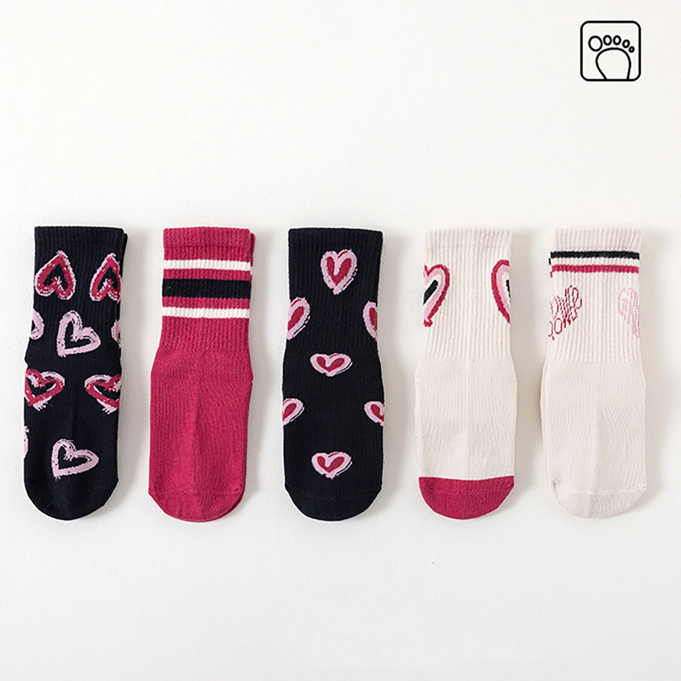 5 pairs of girls', medium, and large children's heart-shaped striped pattern floor socks, mid tube socks, anti slip, wear-resist