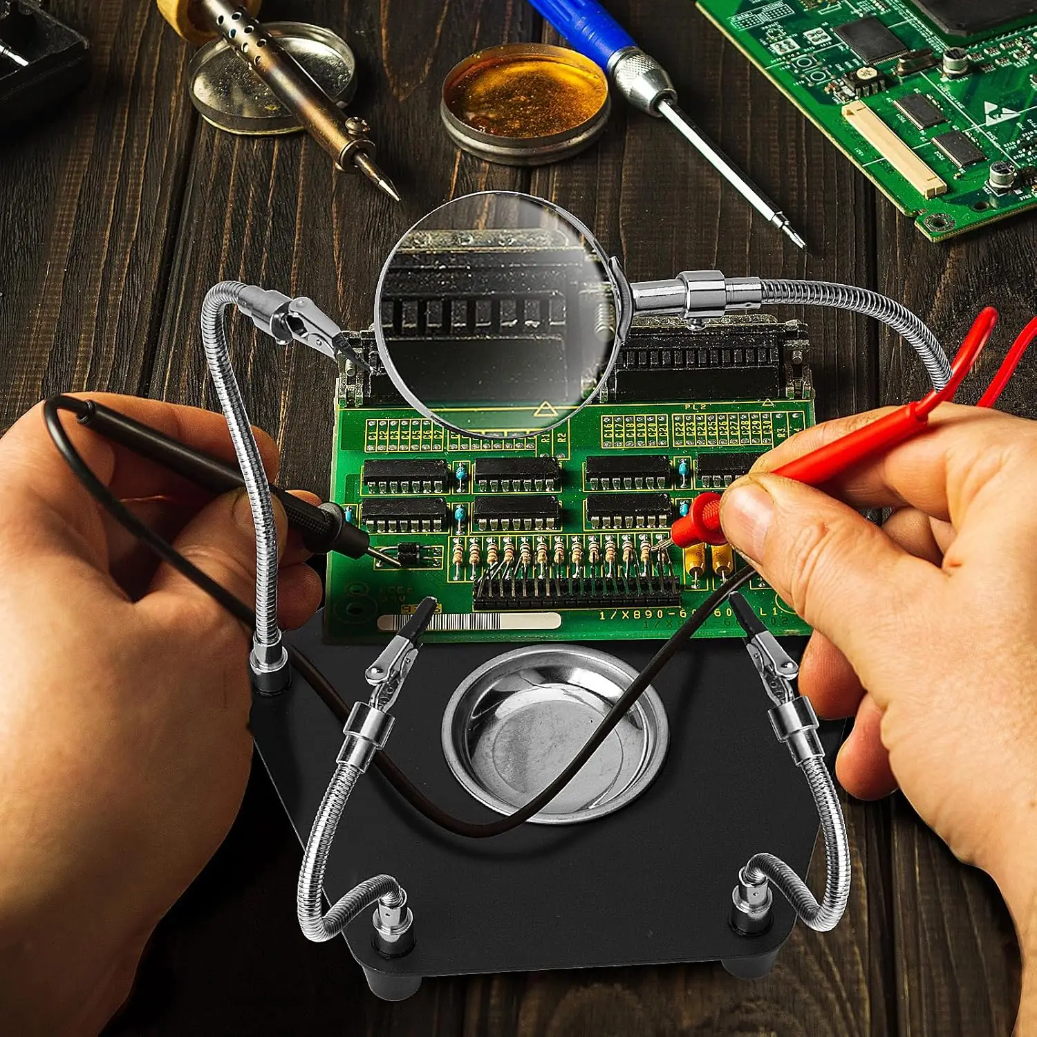 Löt-Hilfshand-Werkzeug mit 3-facher Lupe und 4 Armen, vier verstellbaren Krokodilklemmen, Leiterplattenhalter für die Reparatur von Elektronik, die Montage von Leiterplatten und präzise DIY-Arbeiten. – Detail 6