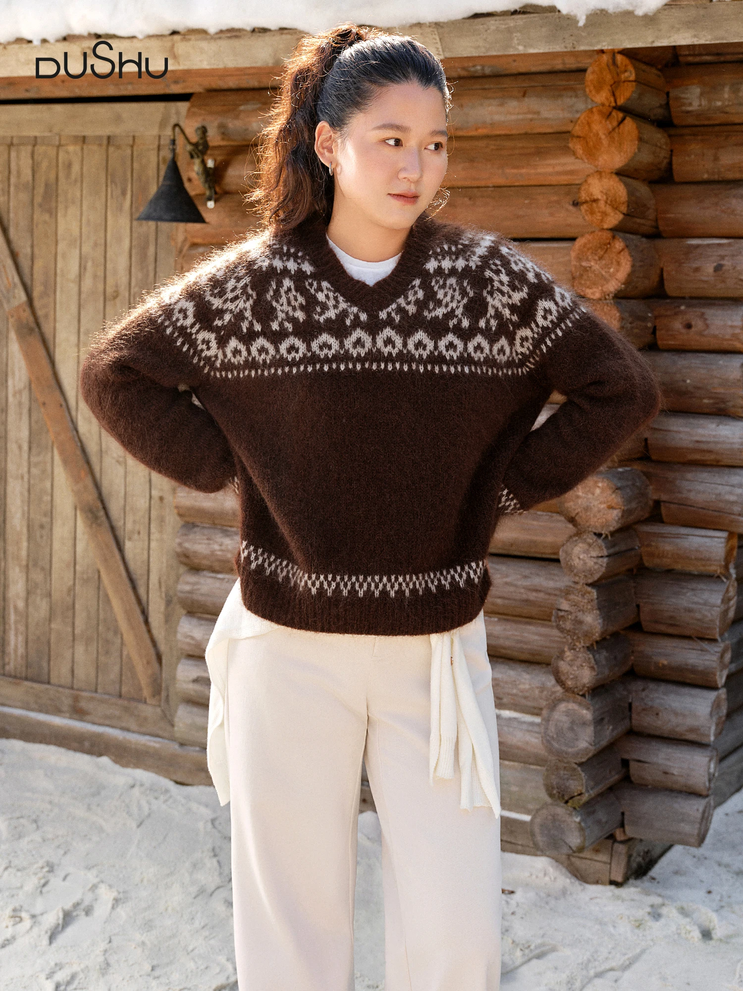 

DUSHU Wool Brown Pullovers Female Vintage Fair Isle Style Jacquard V-neck Sweater Women Loose Tops 2025 Winter Knitwear