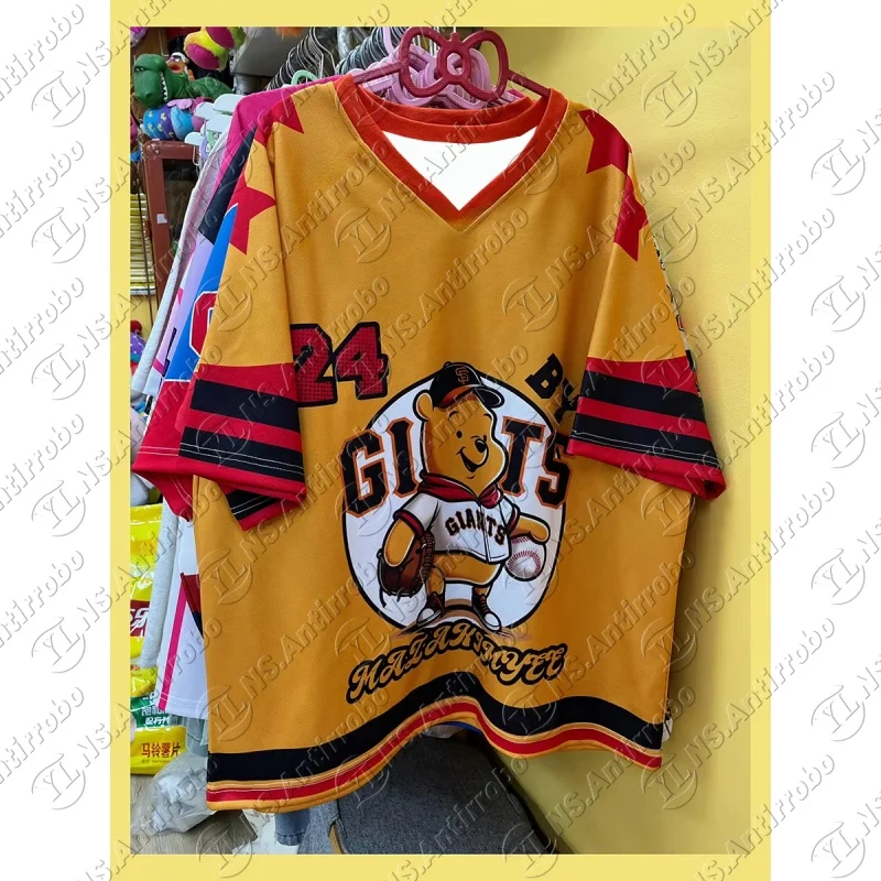 MINISO 2025 سنوبي طبعة خاصة لكرة القدم جيرسي تنفس التجفيف السريع الرياضة الخامس الرقبة الأعلى الكبار/الطفل الرياضة المحملة القمم