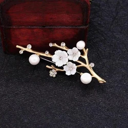 Handmade Plum Blossom Brooches Pins Women Vintage Pearl Brooch Clothing Accessories For Bouquet Wedding Party Jewelry