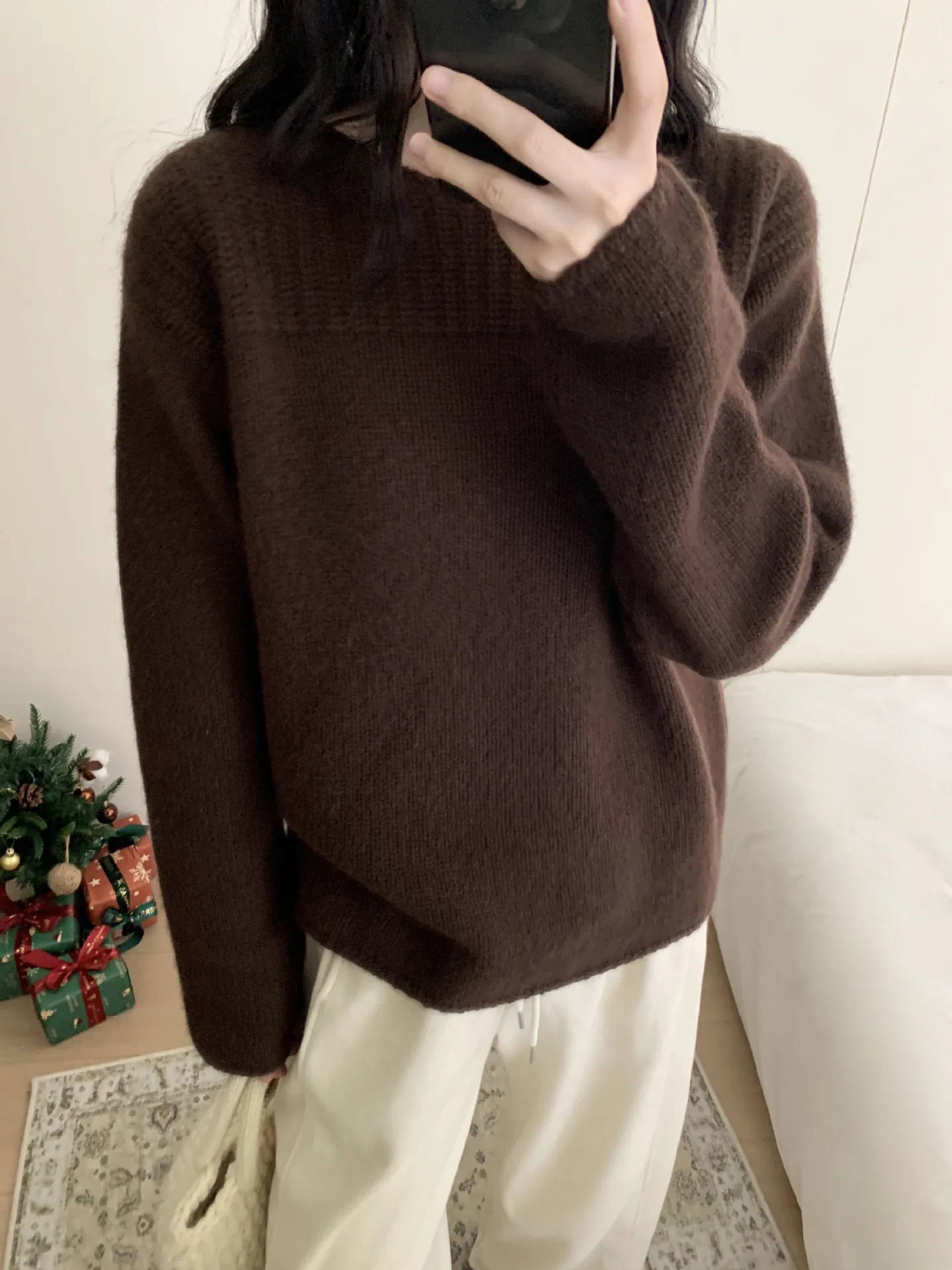 

Woolen sweater, Korean round neck, pit stitch knit sweater, top, soft and sticky wool, raccoon velvet sweater