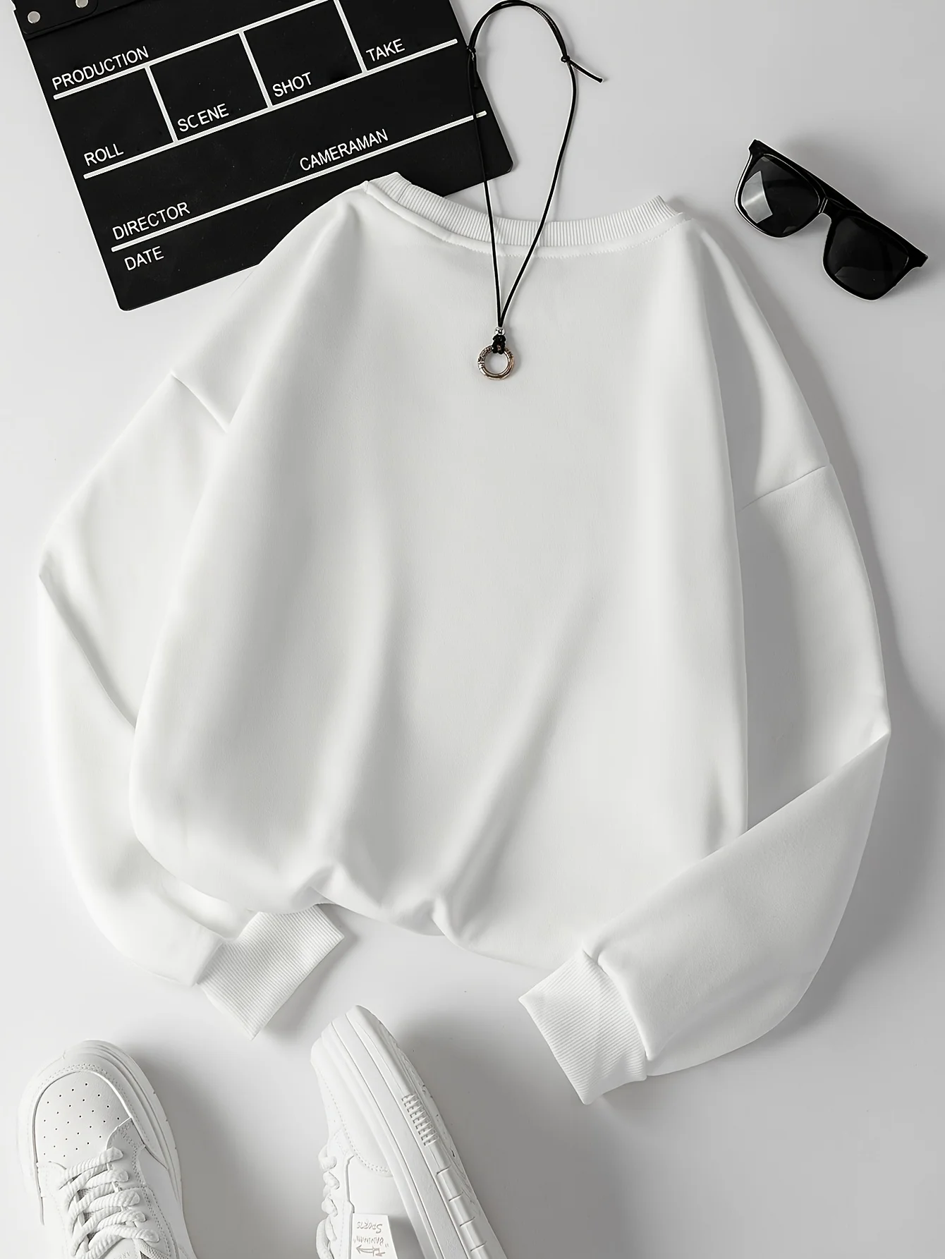 Women's Sweatshirt  Casual Long Sleeve Crew Neck  Red Heart Embroidery Retro Vintage Graphic Hoodie Y2K Stylish Pullover