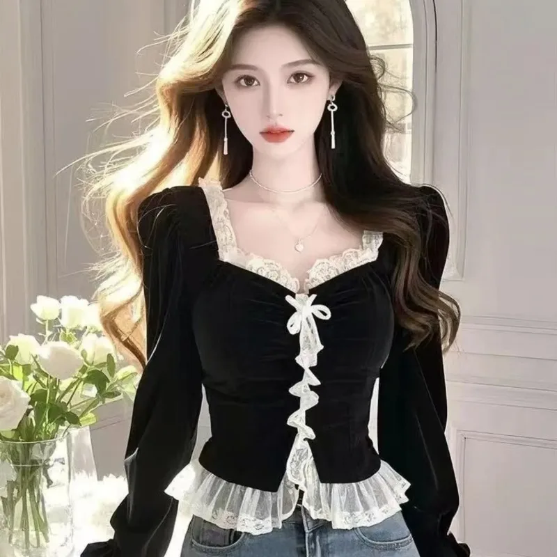 

Женские французские осенне-зимние изящные бархатные кружевные лоскутные тонкие рубашки, женские винтажные черные топы с длинными рукавами, новинка 2023 года, одежда