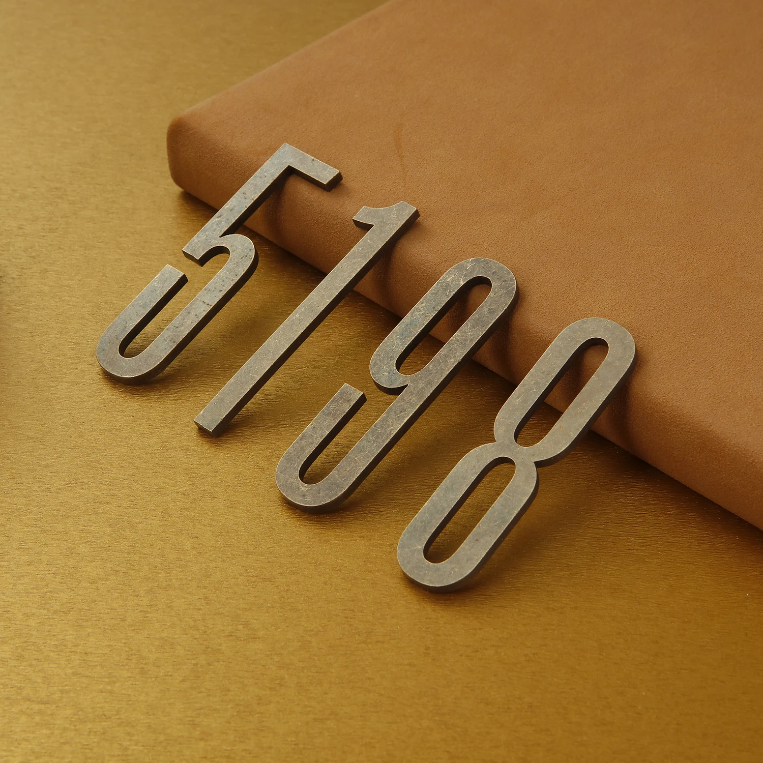 Bronzefarbene Türnummer mit Magneten, 7 cm, Hausnummer aus Metall, Wohnungstürnummer für Outdoor, Hotel, Zuhause, Briefkastenetikett – Detail 2