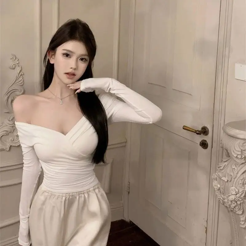 Hot Girl Temperament Cross Long-sleeved T-shirt for Women Slim 2025 Autumn Short Hot New Pleated Base Shirt Top
