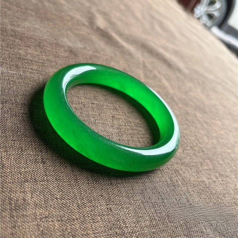 Natural Round Strip Green Quartzite Jade Bracelet