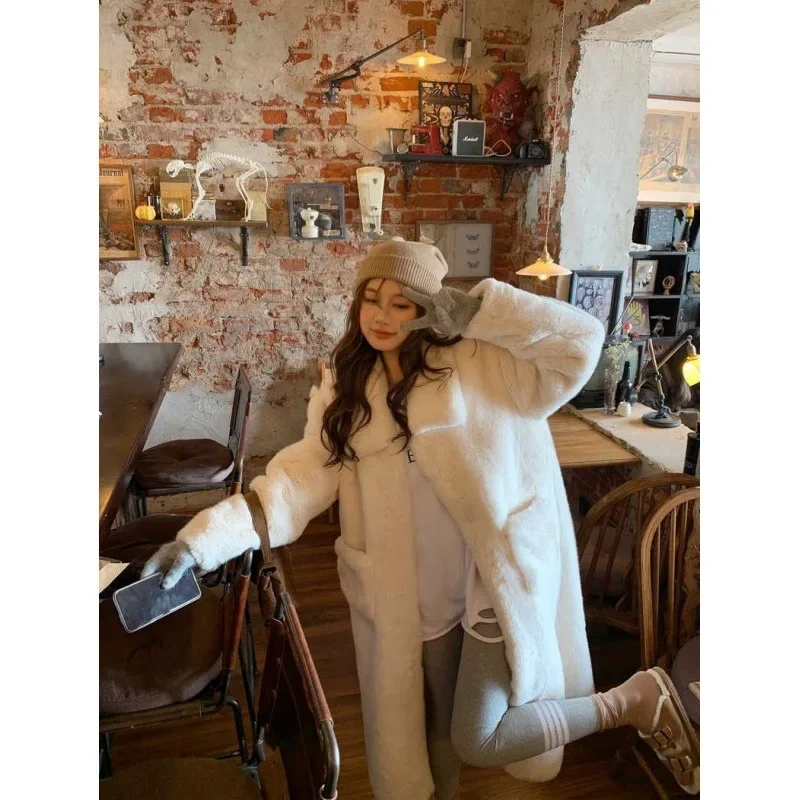 2023 New Winter Coat Fluffy White Artificial Fur Coat Women's Mid Length Warm Artificial Fur Jacket Thickened Women's Coat