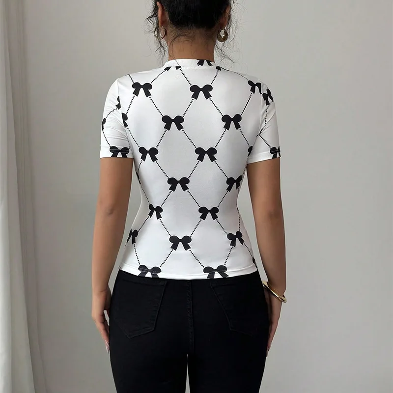 Odzież damska 2025 Letnia koszulka w stylu europejskim i amerykańskim Wąski top z krótkim rękawem Milk Silk Stretch