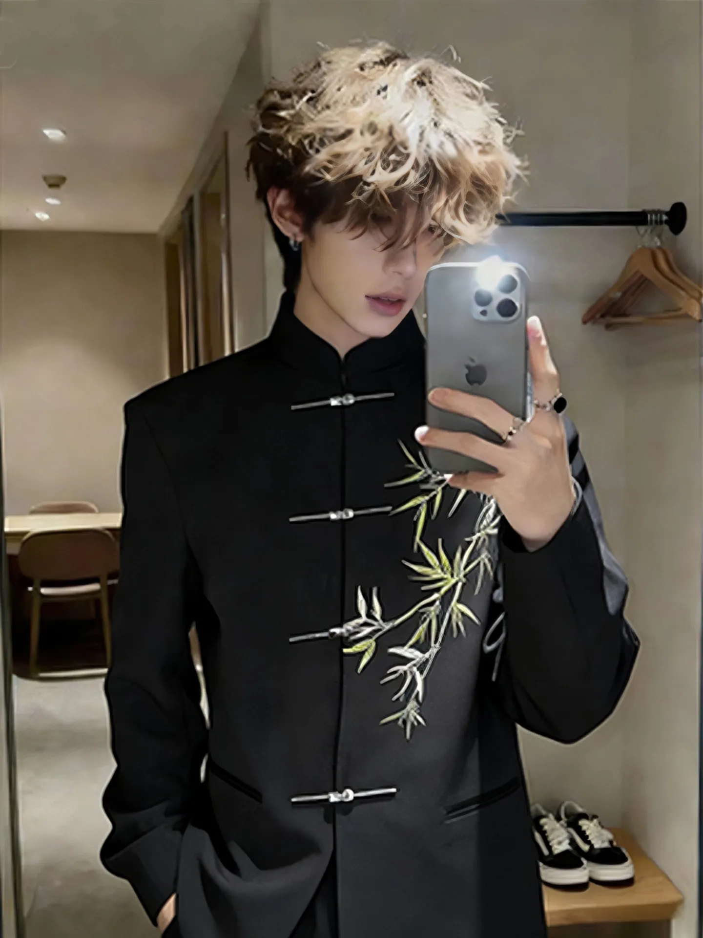 

Новый китайский мужской костюм для свадебной церемонии и празднования Нового года, полный комплект: пиджак с воротником-стойкой в стиле Чжунган, американский повседневный стиль