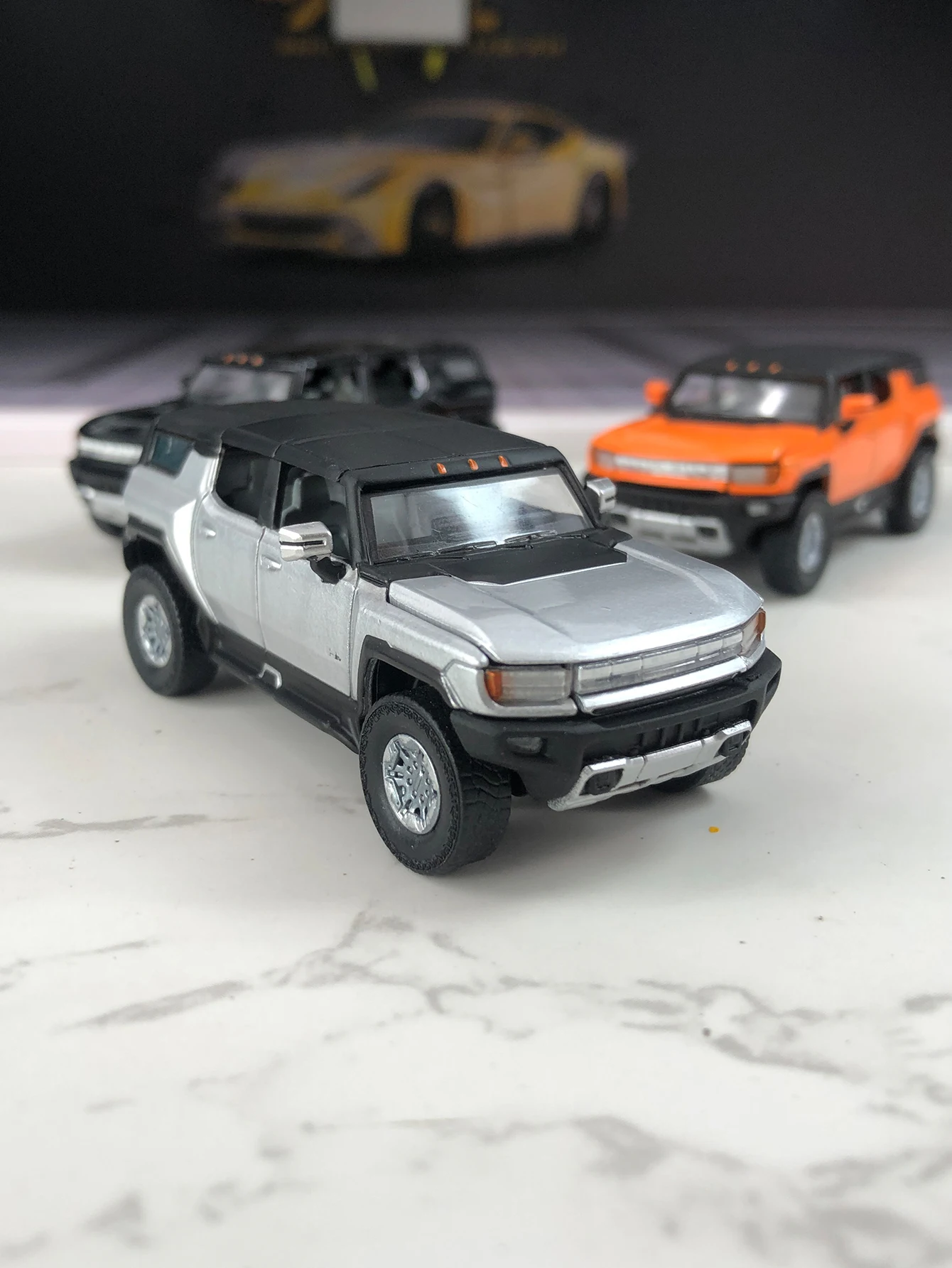 

1:64 simulated zinc alloy Hummer EV model car, static ornament, metal collectible gift car