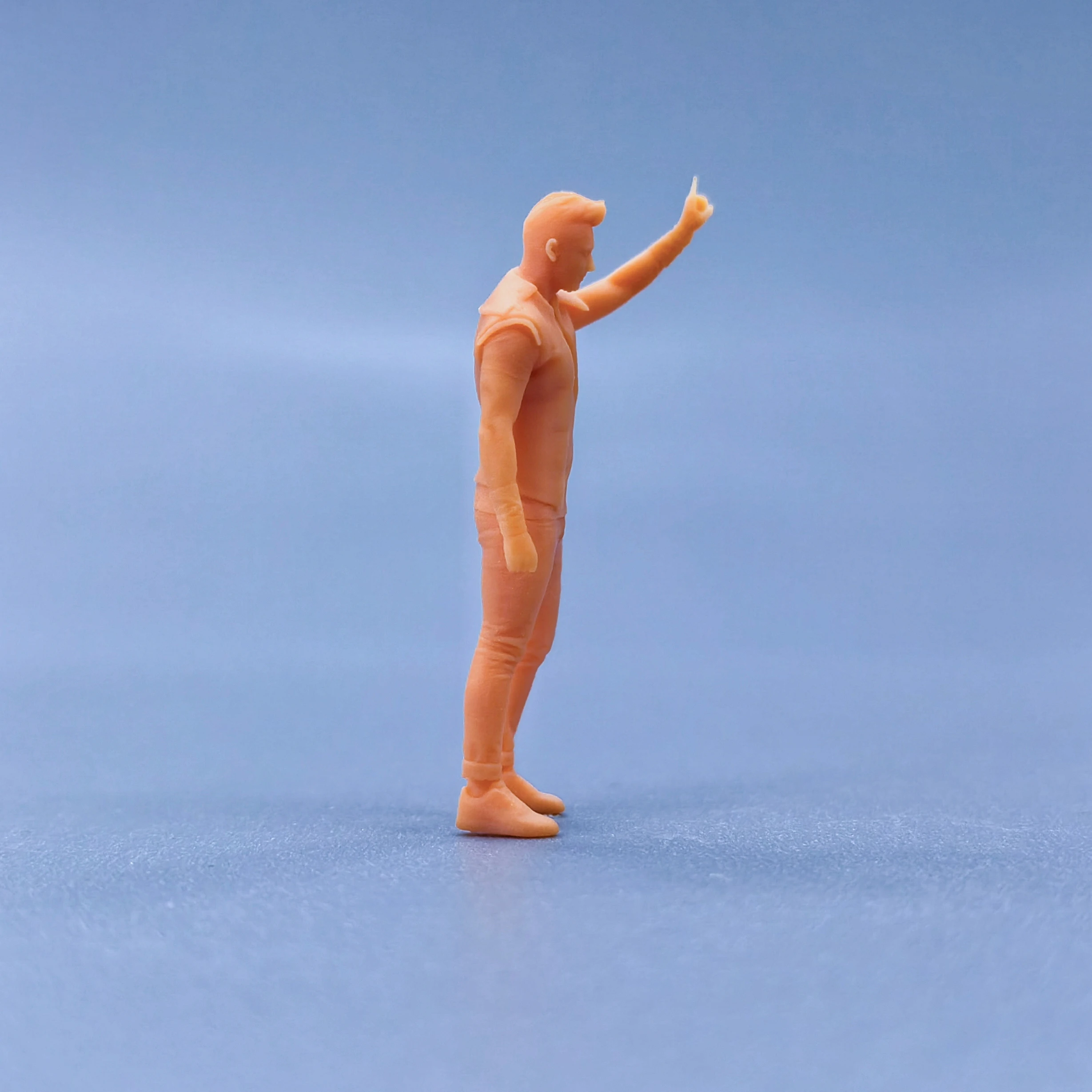 1/64 1/43 Figurines Scale Model Resin Middle Aged Man Holding Up His Fingers Uncolored Miniatures Diorama Hand-painted  L211