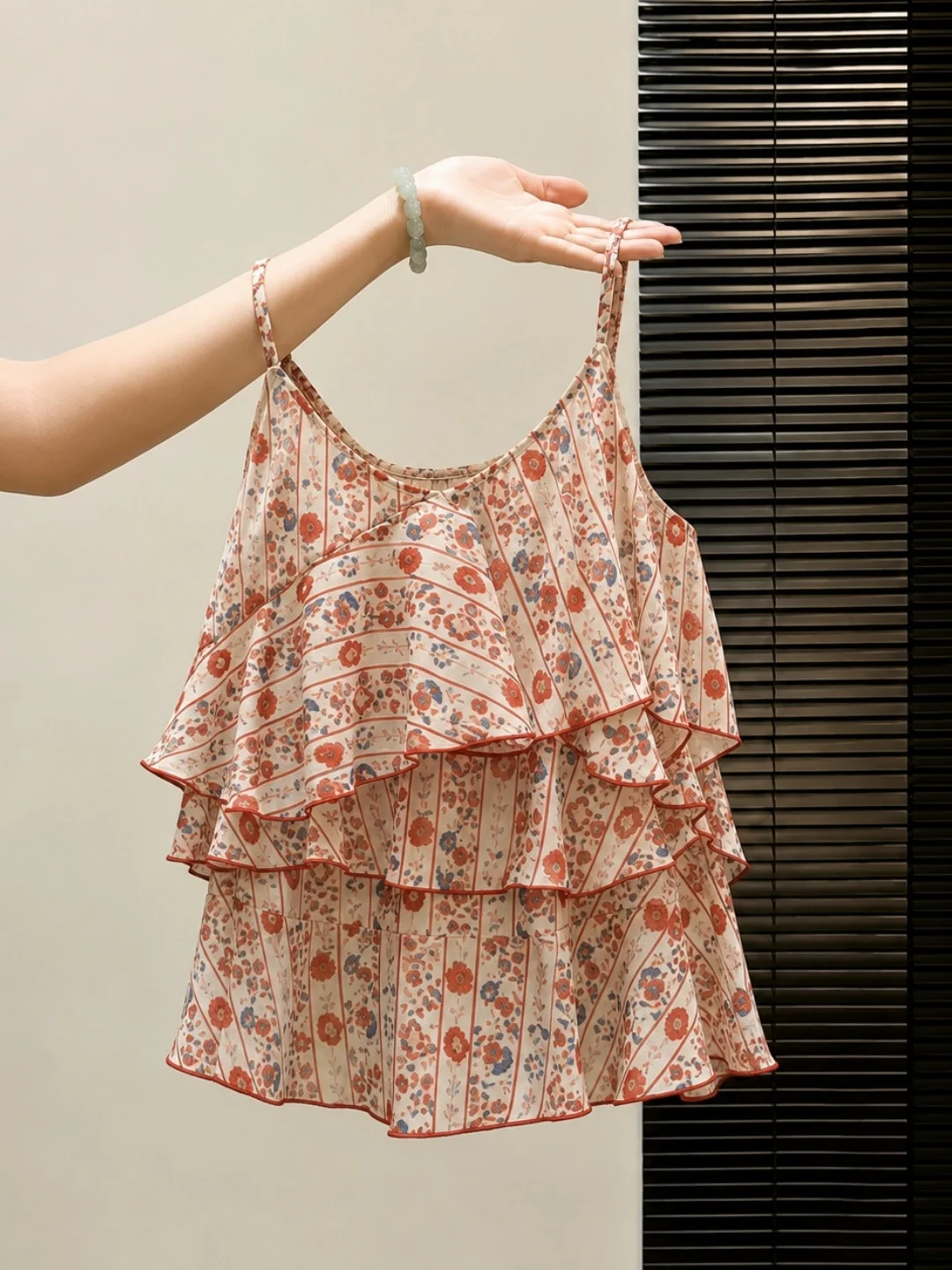 

Floral Print Off-Shoulder Crop Top Summer Elegant Loose Fit plus Size Women's Fashion Holiday Style Bell Sleeve Versatile Top