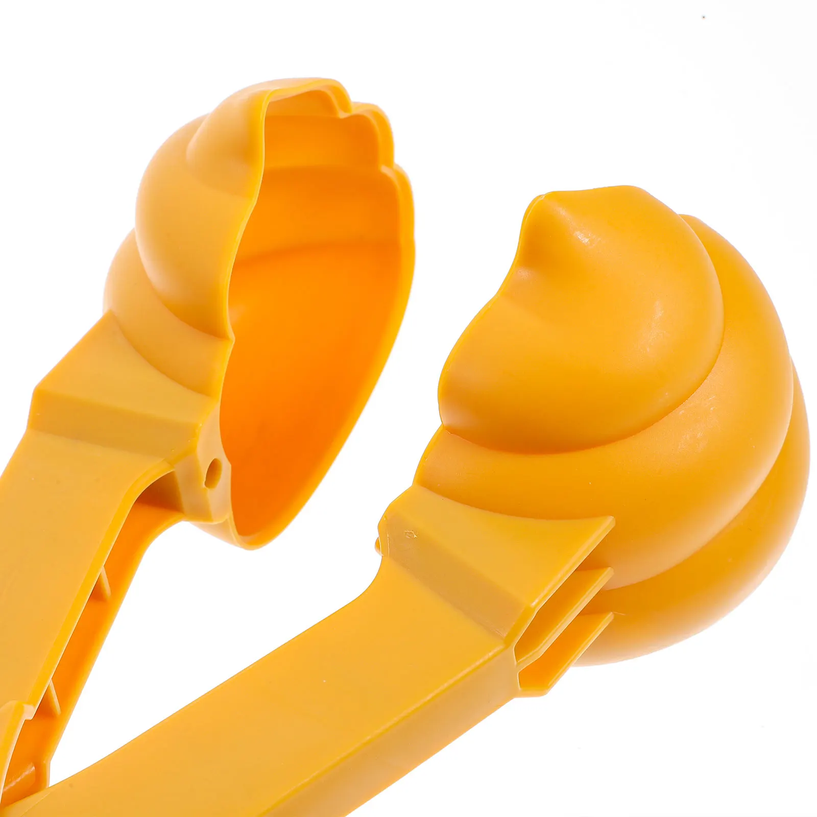 

2Pcs Premium Plastic Snowball Maker Clamp Kids Outdoor Toy Fun Snowfield Games