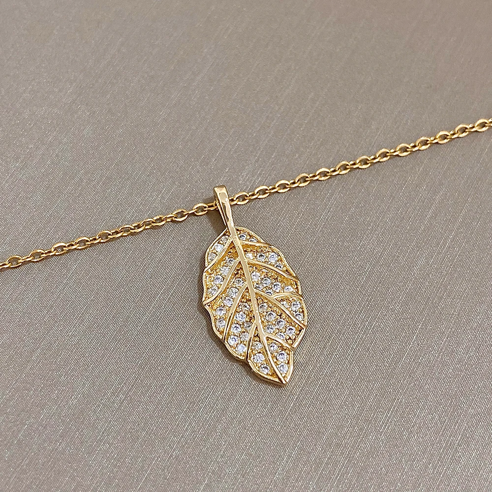 Fashion Chic Rhinestone Leaves Pendant Golden Chain Stainless Steel Necklaces for Women Temperament Jewelry Gift