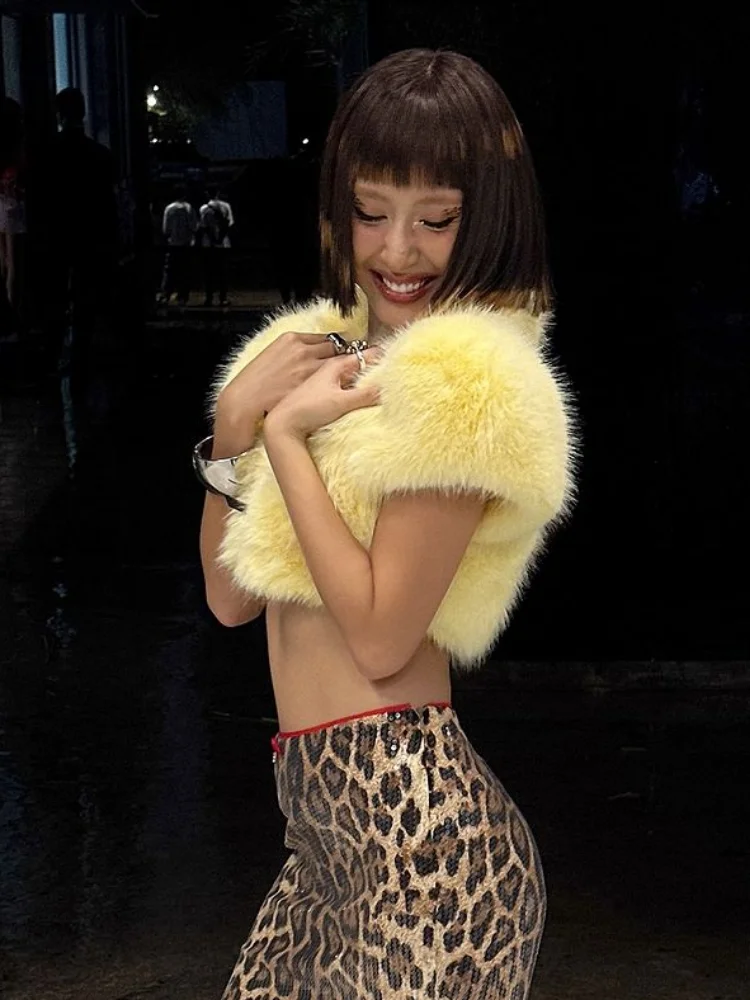 شيك فو الفراء فائقة القصيرة المرأة موضة مثير التلبيب الصلبة قصيرة الأكمام الدانتيل متابعة رقيق سليم بلوزة سيدة عطلة الشارع القمم #2