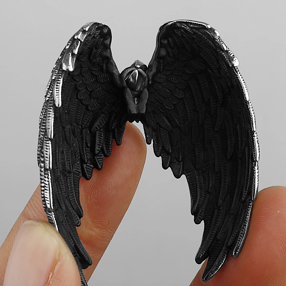 Retro High Quality Angel Wings Pendant Unisex Fashion Trend 316L Stainless Steel Pendant Necklace Jewelry Gift Wholesale