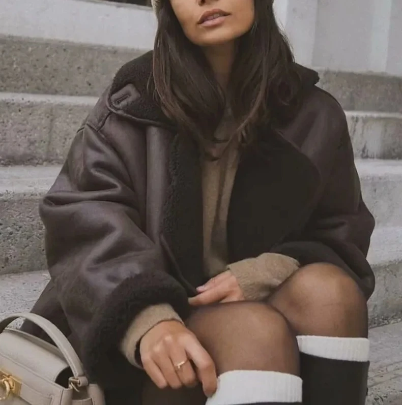 سترة نسائية جديدة لعام 2025 سترة دافئة ملابس خارجية سترات فضفاضة غير رسمية معطف ذروة طية صدر السترة مزدوجة