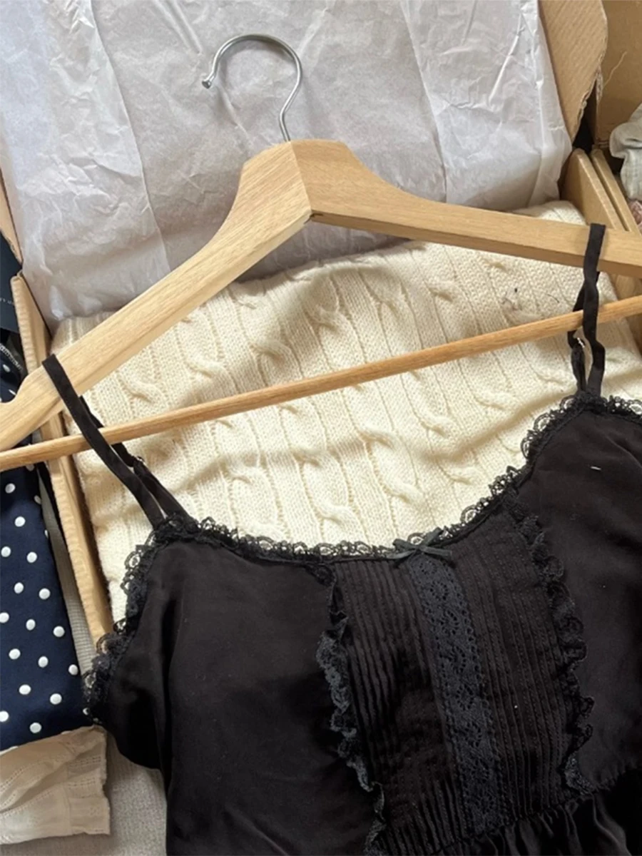 Mini abito con lacci sul retro in pizzo nero Abito da donna con scollo a V senza maniche A-line Abiti corti Estate Dolce Solid Camis Abiti Y2k