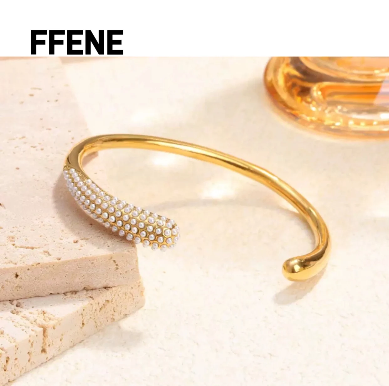 

European and American hot-selling titanium steel bracelets, luxurious high-end fashion simple design bracelet