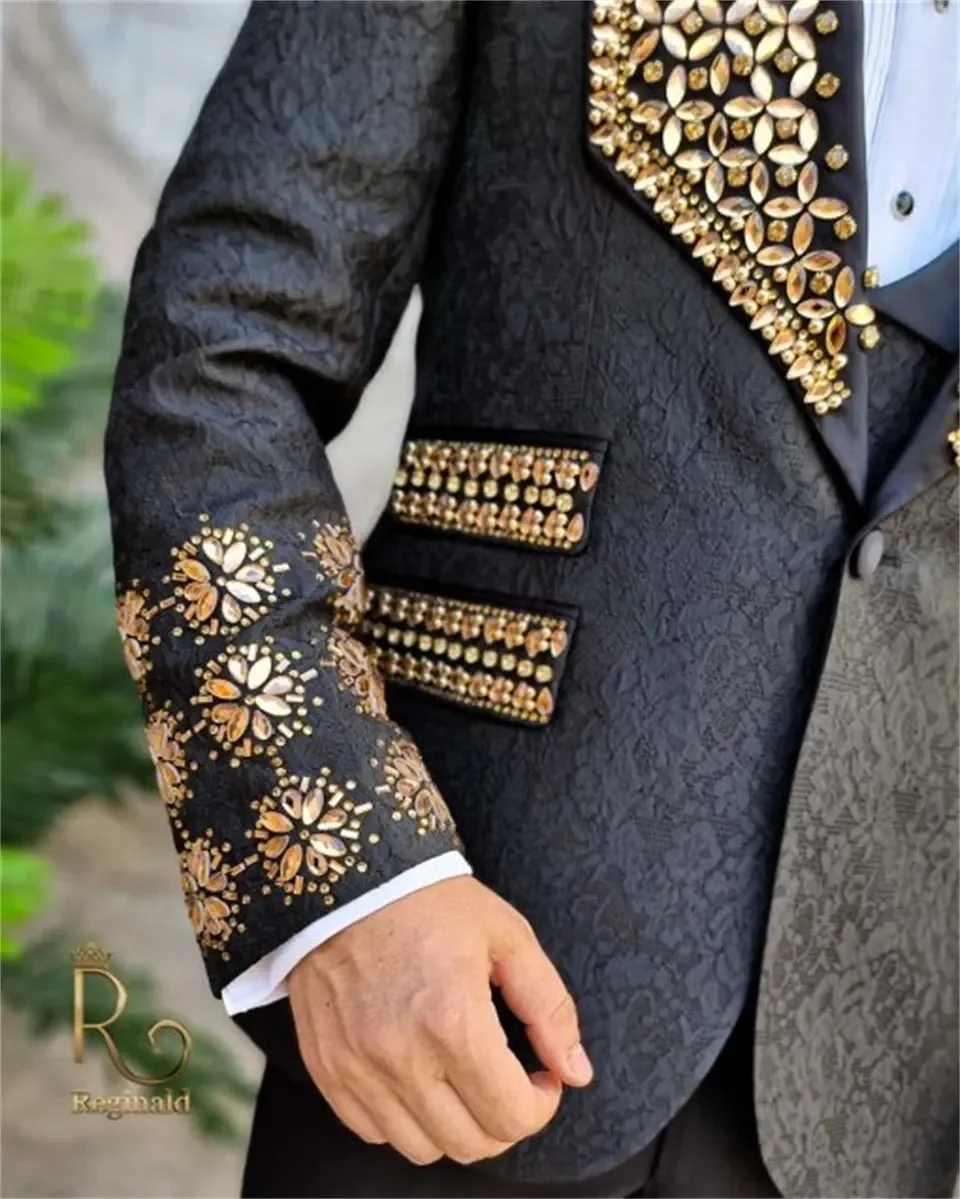 現代のジャカード生地男性高品質ビジネススーツラインストーン 1 ボタン 2 個ブレザーパンツタキシード男オフィスカスタマイズ